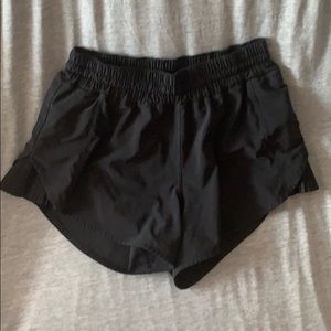 Lululemon pleat to street short black size 4